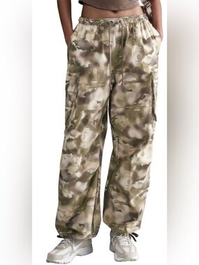 Nike Camo Dance Cargo Pants Medium NWT